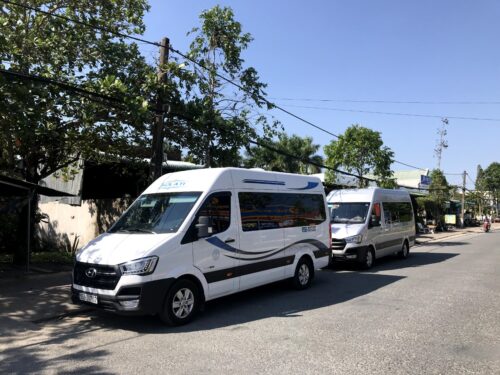 Đặt xe 16 chỗ sân bay Tân Sơn Nhất gấp – Hành trình thoải mái, không lo trễ chuyến!